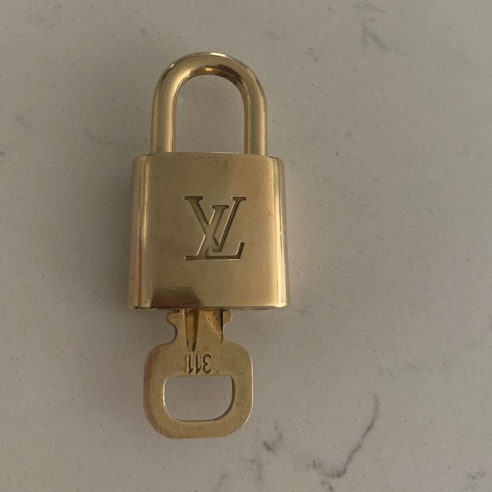 Louis Vuitton Lock & Key - Picture 3 of 4